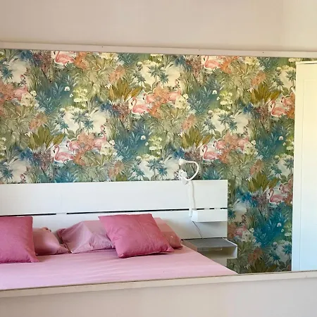 Follow The Sun - Rooftop Terrace Affittacamere *