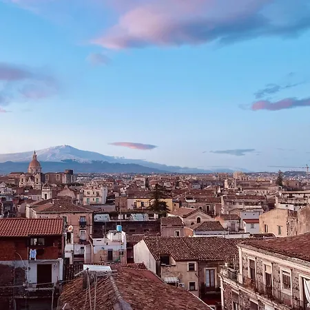 Follow The Sun - Rooftop Terrace Affittacamere Catania