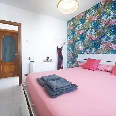 Follow The Sun - Rooftop Terrace