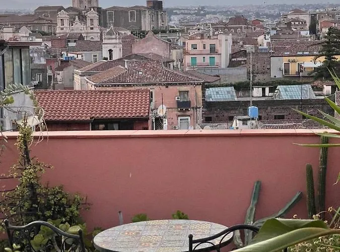 Follow The Sun - Rooftop Terrace 카타니아