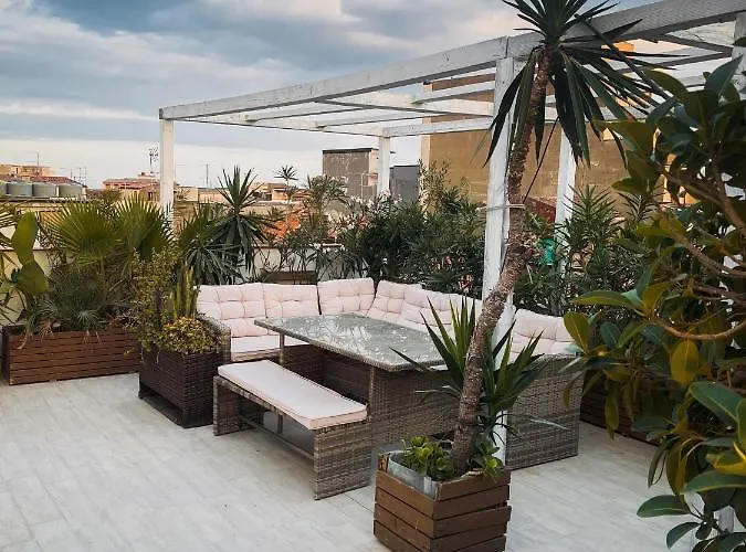 Follow The Sun - Rooftop Terrace 카타니아