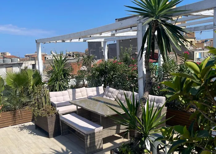 Follow The Sun - Rooftop Terrace